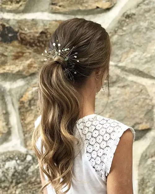 Foto de Coleta baja elegante con ondas